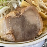 ラーメン もっけだの - 『赤唐味噌中華(食べるラー油付)』の豚