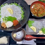 山助 - 料理写真:全景