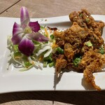 エムエム タイ - プーニムトートプリッククルア（ソフトシェルクラブのフライ、唐辛子風味）