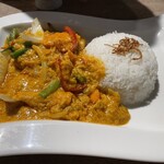 エムエム タイ - タレーパッポンカリー（魚介と卵のカレー炒め）
