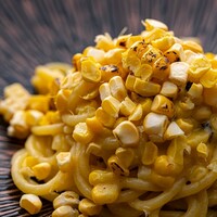 とうもろこしとピカンテサラミの焦がしバター風味