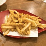 蛸焼とおでん 友の - スパイシーポテト