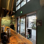 富士屋本店 - 1階の立ち呑みスペース