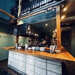 富士屋本店 - 1階の立ち呑みスペース