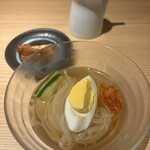 炭火焼肉 なかはら - 口の中がさっぱりして体温もスッと下げてくれる、締め中の締め！冷麺。