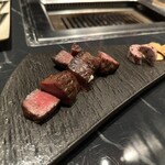 VinIX - お肉の旨みが強い。ワインバターと青森のニンニクのガーリックチップス。味変も楽しめます。