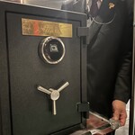 VinIX - 大きな金庫。