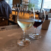 BLUE YARD - 友人は赤を飲みました