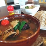 cafe petit pas - 料理写真:地元野菜たっぷり　和だしスープカレー(￥700)。驚愕した…