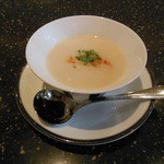 海鮮フランス料理 和楽 - カブのクリームスープ、これ凄く美味しい♪