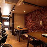 京都苑 空峰 - 1階席　テーブル・カウンター…お1人様でも入りやすいです！