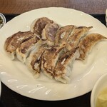 中国料理 東昇餃子楼 - 焼き餃子（5コ）＋海老餃子（5コ）　