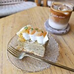 S cafe+bar - 桃ぷるっぷる。アールグレイの風味しっかりのチーズケーキでめっちゃ美味しかったです。