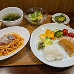 キッチン ブルー グローブ - アマトリチャーナ、テリーヌとダブルのメイン料理、嬉しい限りです！！