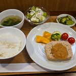 キッチン ブルー グローブ - 鳥挽肉とチーズのテリーヌ　梅ポン酢大根おろしソース