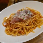 キッチン ブルー グローブ - アマトリチャーナのアップ