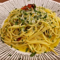 La Cucina del Nacchero - スパゲッティーニ 釜揚げしらす、長崎県五島から届いた生あおさのり、ズッキーニと自家製セミドライトマトのペペロンチーノ