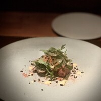 ARMONICO - ②【真蛸のコンフィ、ミスティカンツァ】
                  ★ 豊後水道産真蛸コンフィの低温調理、春菊のせ、自家製マヨネーズソース、2種のパウダー（ブラックオリーブ、パプリカ）かけ