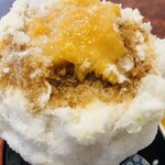 こひる庵 - 中にはあんずあん　その下に黒みつ♡