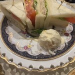 珈琲美学 アベ - ツナとトマトのサンドイッチ