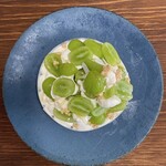 パティスリー リョーコ - 上からフロマージュショット。シャインマスカットの盛り付け方も美。