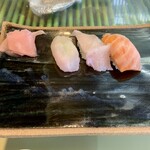 すし富 - 娘Aは握り。