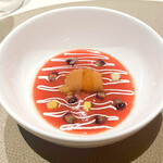 est - 野菜出汁のフランに、トマトのガスパッチョ、生うに、とうもろこし