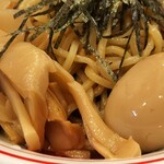 蒙古タンメン中本 - メンマと味玉