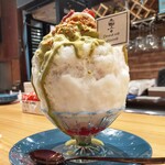 onna wa utsuwa - 後ろと中にもドボドボに欲しい～。美味しかったけどピスタチオソースが少ないのが惜しい。