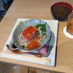 干物と日本酒のお店 yoshi-魚-tei - 三色丼