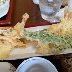 倉 - 揚げたて天ぷら海老2本！