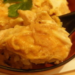 鶏三和 - 香草美水鶏　親子丼；アップ