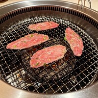 牛刺しと焼肉 仔虎 クリスロード店 - 