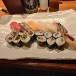 祭雛 ヨドバシ横浜店 - 握り寿司各種と、友人が注文した海苔巻きです。