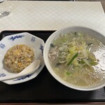 開平軒 - タンメン ¥550＋半チャーハン ¥350（価格は訪問時）