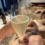 ル クーリュズ - 泡の乾杯でスタート♪