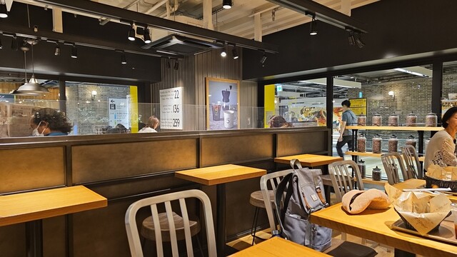 5 CROSSTIES COFFEE エキュートエディション横浜店 （ファイブ