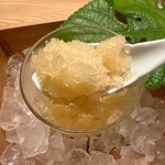 虎白 - スッポン　お出汁のシャーベット　生姜搾り汁