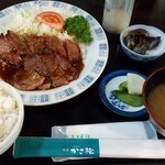 かさ松 - 料理写真:ステーキ定食