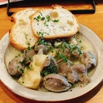 食堂バル スミカ - 砂肝とローズマリーとゴロゴロニンニクのコンフィ