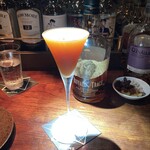 バー・バーンズ - ワシの二杯目。ペーパープレーン。　バーボンはバッファロートレース。