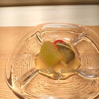 すし みむろ - アワビ、冬瓜、ミニトマトにはひき肉の仕込