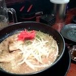 麺屋 銀次郎 - 塩トンコツ、ばりかたに紅しょうがを追加です