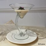 プチレストラン ブーケ・ド・フランス - 新玉葱のエスプーマの中に生うにとコンソメジュレと海鼠と黒海蘊