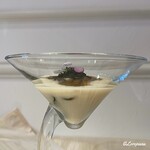 プチレストラン ブーケ・ド・フランス - 新玉葱のエスプーマの中に生うにとコンソメジュレと海鼠と黒海蘊