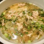 江戸YA - 豚の良質な脂がシッカリと浮いてて美味しいぞっ❗️

つけ麺一杯で、二度美味しいなあ❗️

これだけ美味しいので
行列が出来ても仕方のない味わいだなあと思えた