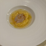 ポルト ボヌール - 帆立の前菜。美味。これ、なに〜？という驚きもあり、楽しい。