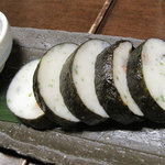 しん進 - 『しん進』さんの名物メニューの『自家製かまぼこ』です。 600円。 上品な白身魚の風味と、しっかりめの味付き。 日本酒に合いそうです。
