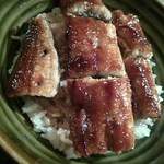 鰻割烹 心艶 - うなぎご飯、鰻は肉厚。山椒はミルで自分の好みで。