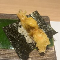 鮨 天ぷら 祇園いわい - 海老の上にウニ！サイコーでした